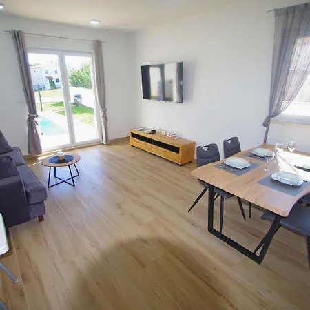 Mit Privatpool Fuer 2 Personen 2 Ca 50 M In Sisan, Istrien Medulin Und Umgebung Holiday home *
