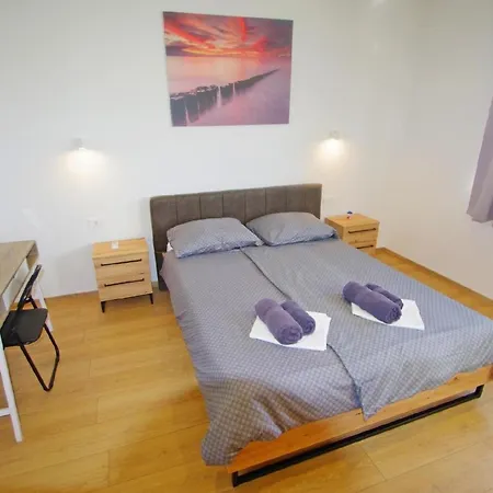 Holiday home Mit Privatpool Fuer 2 Personen 2 Ca 50 M In Sisan, Istrien Medulin Und Umgebung *