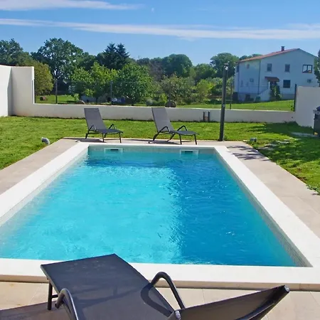 Mit Privatpool Fuer 2 Personen 2 Ca 50 M In Sisan, Istrien Medulin Und Umgebung Holiday home